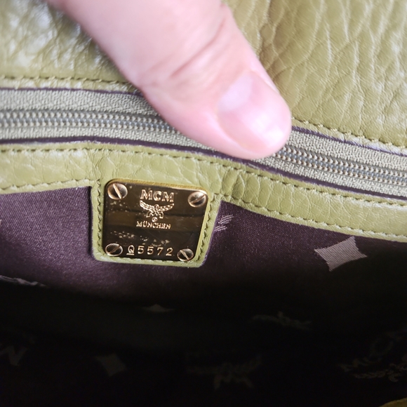 MCM 2 way sling/handbag olive green - Picture 10 of 17